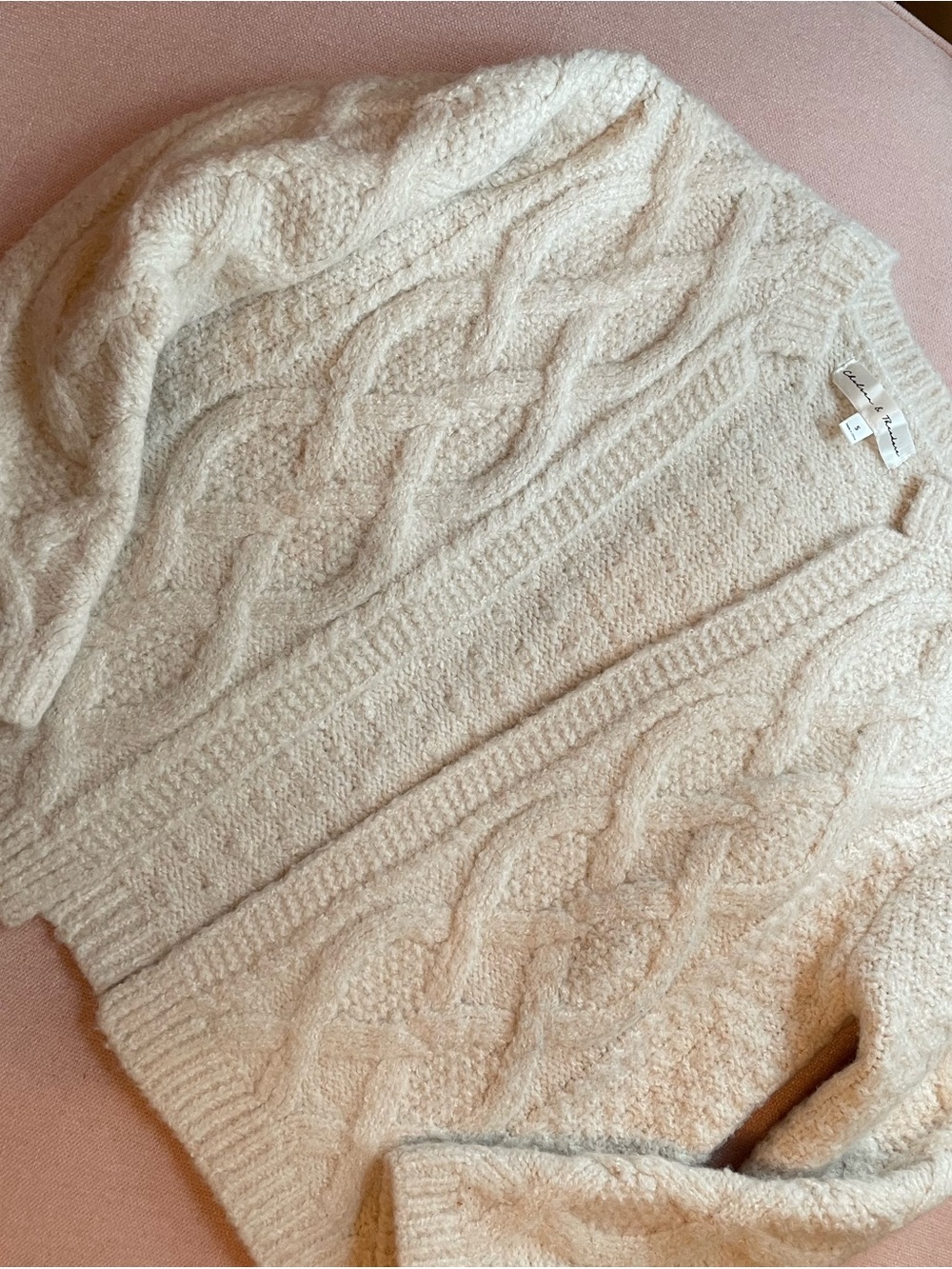 Chelsea & Theodore Cream Cable Crewneck Sweater size small